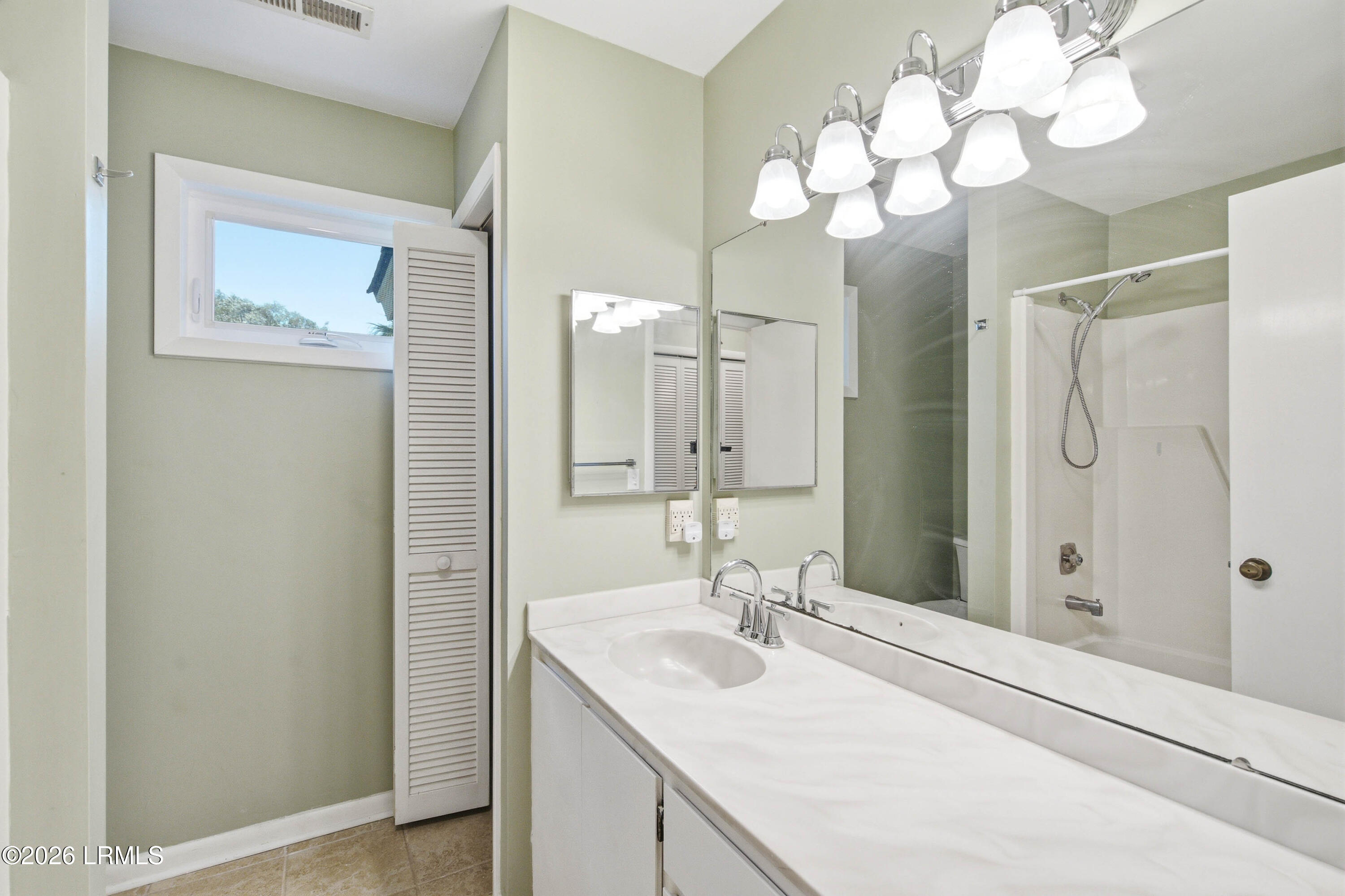 23 Colony Gardens Road, Unit A Beaufort, SC 29907 - Photo 31 of 46 23 A Colony Interior-26