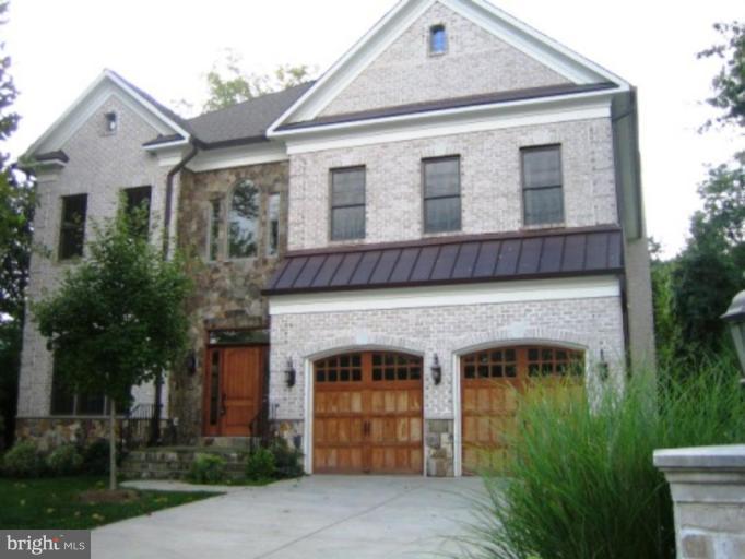 2919 Chain Bridge Road Oakton, VA 22124 - Photo 1 of 14 Exterior (Main)