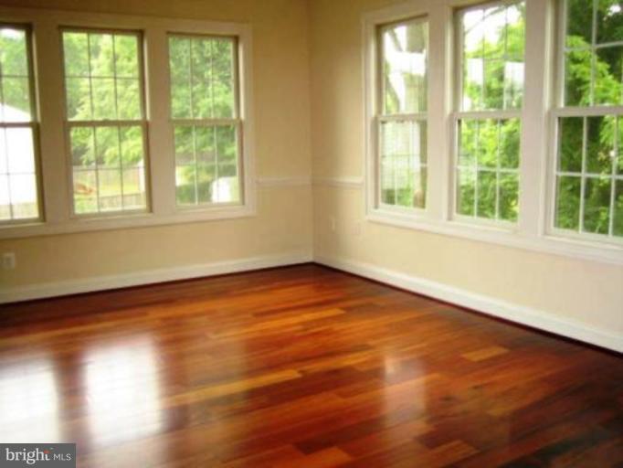 2919 Chain Bridge Road Oakton, VA 22124 - Photo 7 of 14 Sitting Room