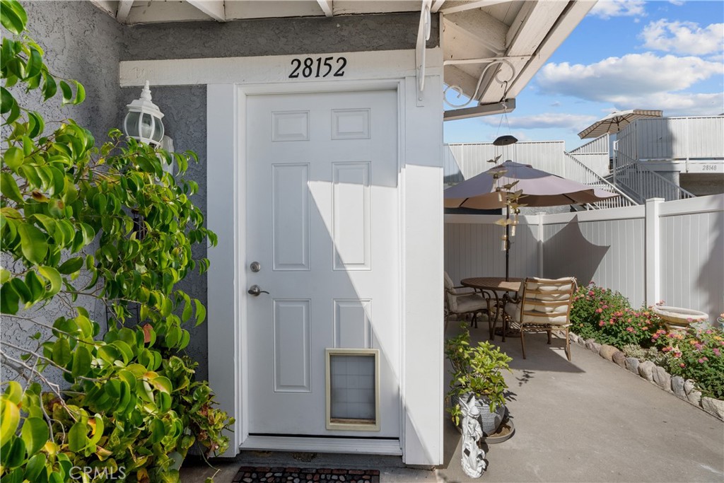 28152 Robin Avenue Saugus, CA 91350 - Photo 7 of 49 a view of a entryway of the house