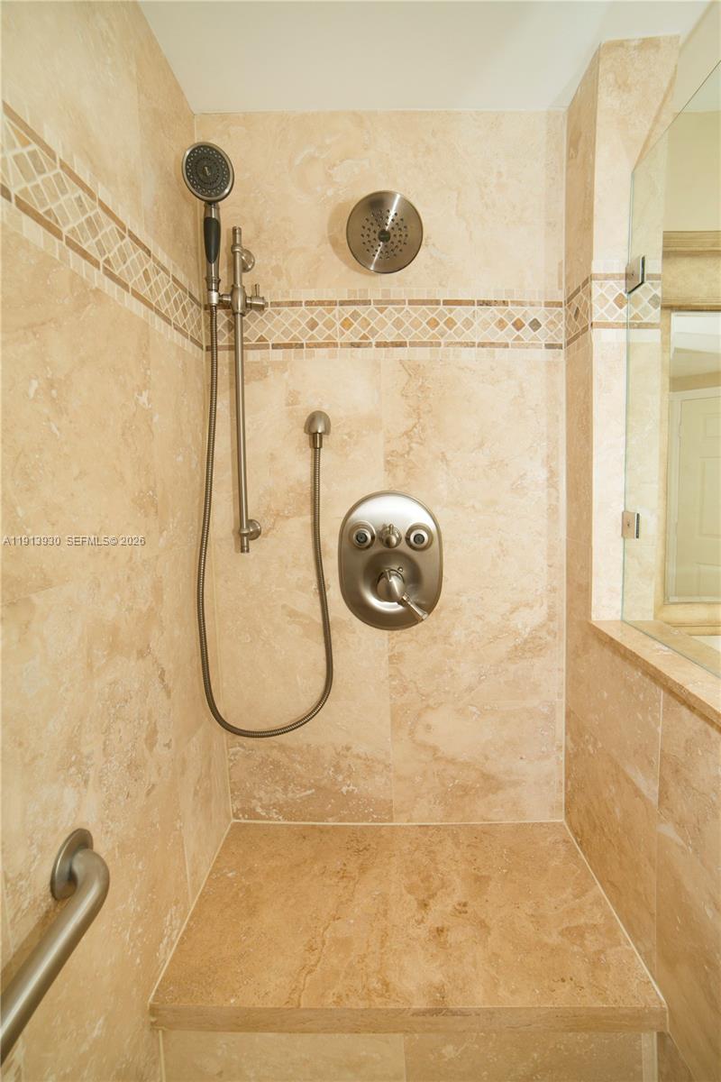 17100 North Bay Road, Unit 1107 Sunny Isles Beach, FL 33160 - Photo 34 of 68