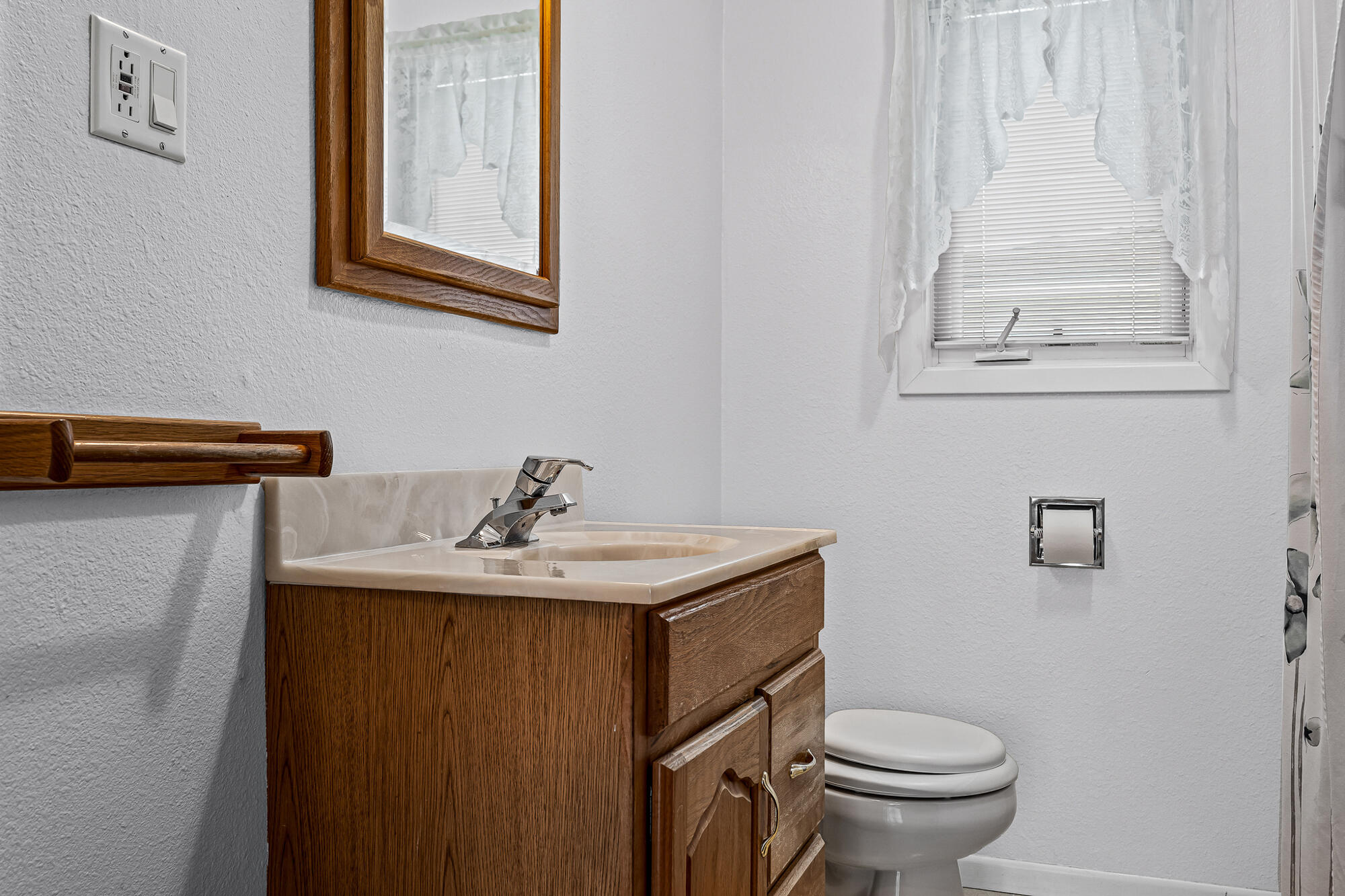 109 Madison Street Arcadia, WI 54612 - Photo 17 of 30 Bathroom