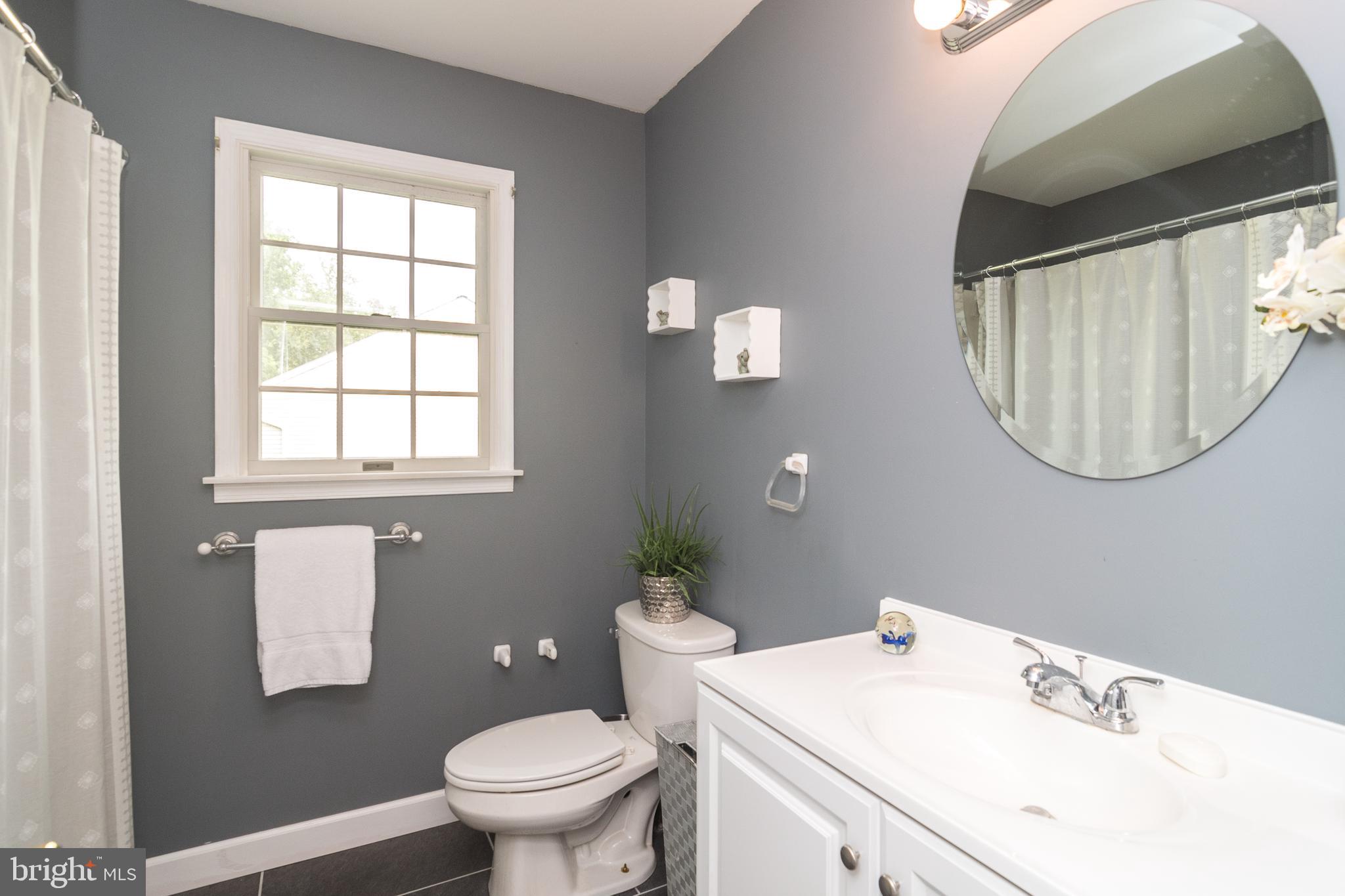 20 Ridge Run Road Sellersville, PA 18960 - Photo 22 of 33 Hall Bath