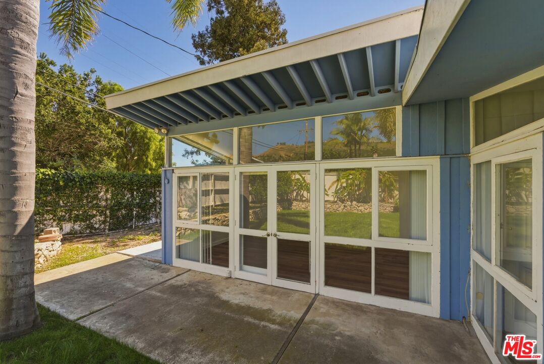 26 Packet Road Rancho Palos Verdes, CA 90275 - Photo 28 of 40 a view of front door