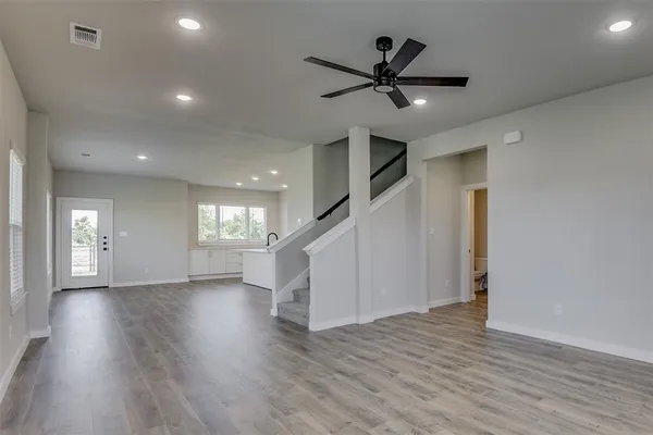 $2,400 | 6816 Florence Drive, Midlothian, TX 76065