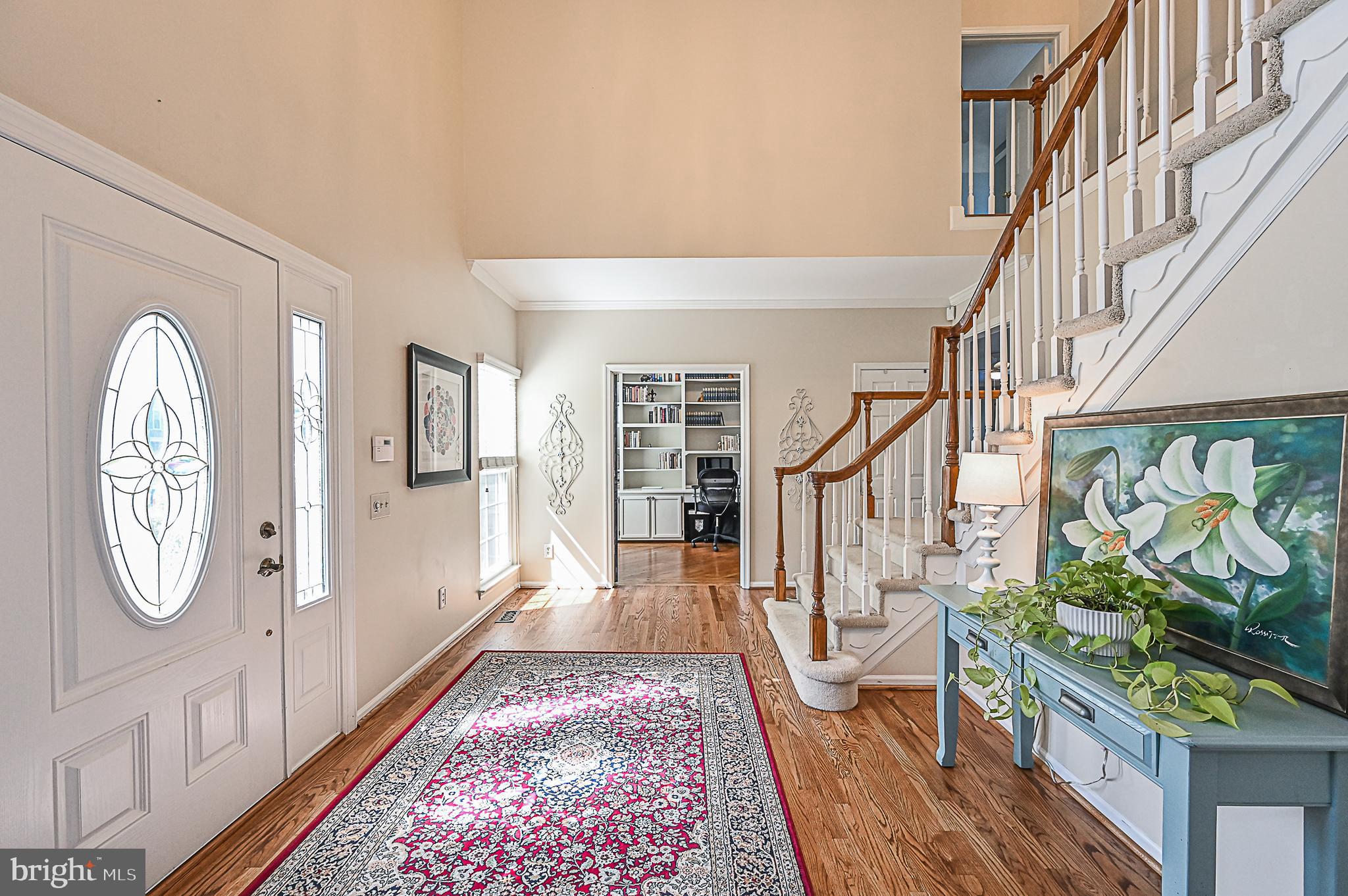 8566 Yoder Street Manassas, VA 20110 - Photo 5 of 54 Entry w/office to the left