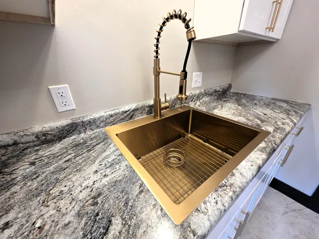 $104,900 | 931 West McKay Road, Shelbyville, IN 46176