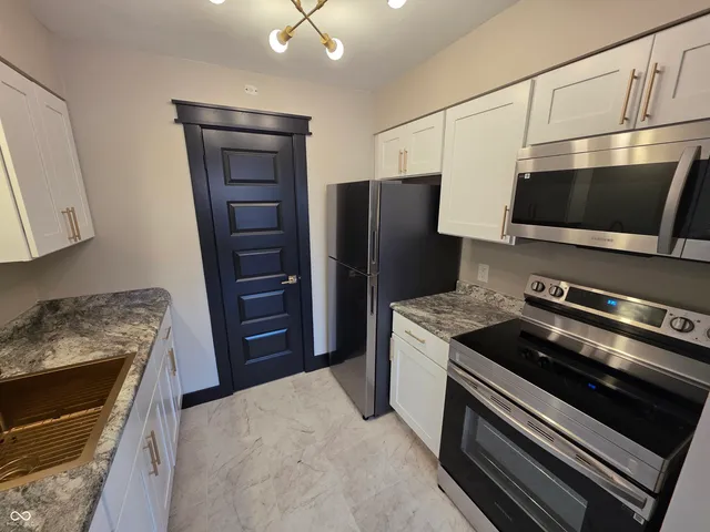 $104,900 | 931 West McKay Road, Shelbyville, IN 46176