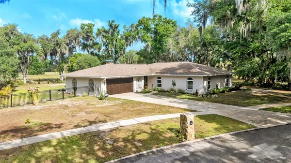 $450,000 | 135 Country Club Lane, Mulberry, FL 33860