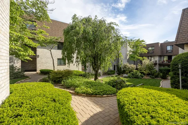 $599,000 | 89 North Broadway, Unit 214, White Plains, NY 10603