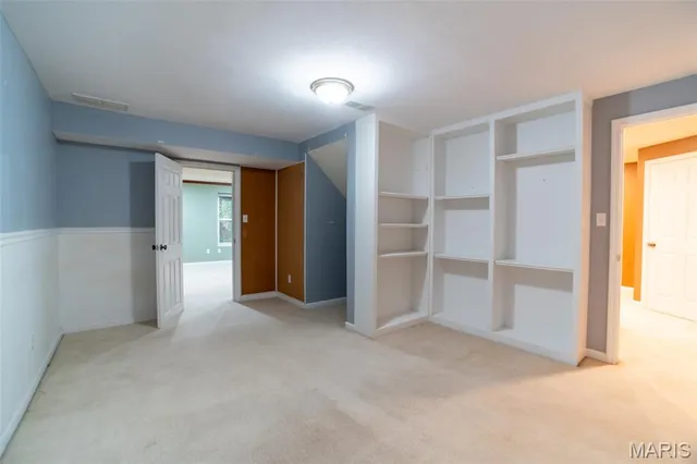 $3,850 | 570 Castle Ridge Drive, Ballwin, MO 63021