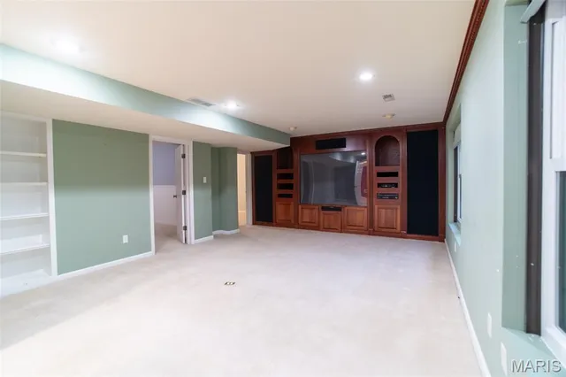 $3,850 | 570 Castle Ridge Drive, Ballwin, MO 63021