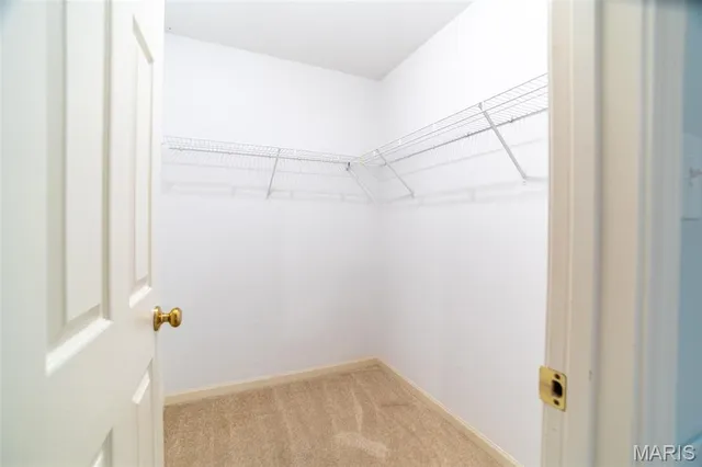 $3,850 | 570 Castle Ridge Drive, Ballwin, MO 63021