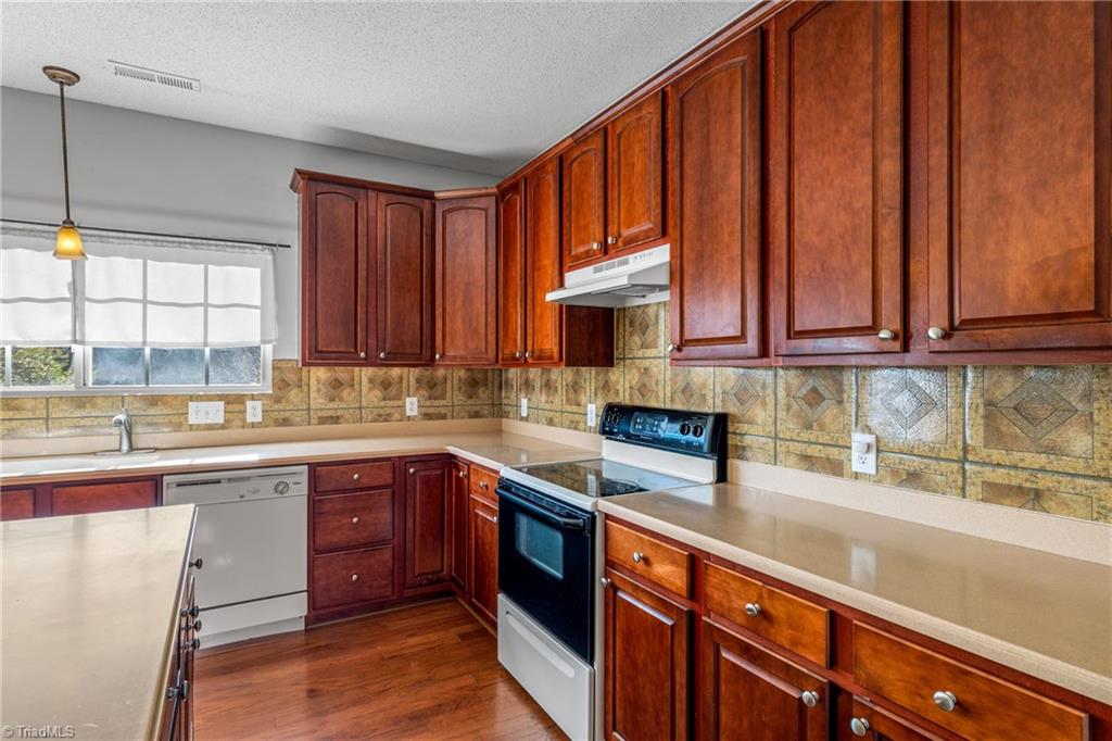 2755 Amesbury Road Winston-Salem, NC 27103 - Photo 12 of 43