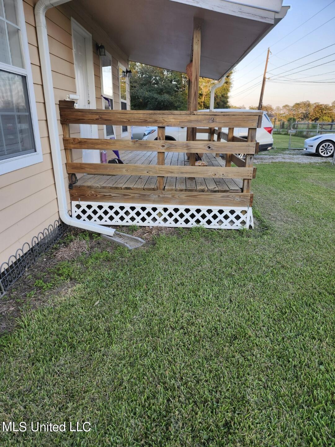 7733 Carter's Road Moss Point, MS 39562 - Photo 2 of 20 Resized_20240923_182709_1727179548109(7)