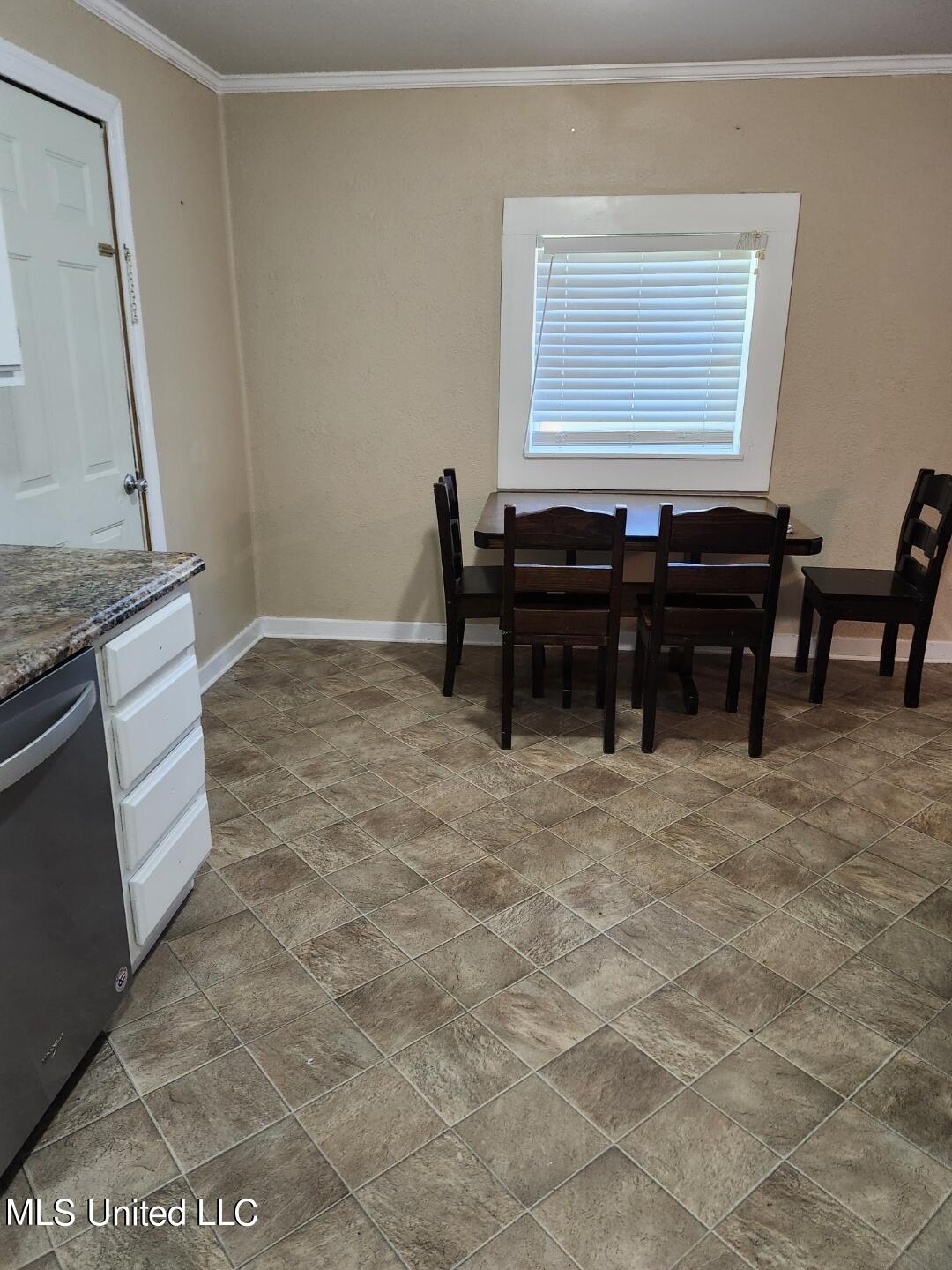 7733 Carter's Road Moss Point, MS 39562 - Photo 9 of 20 Eat in Kitchen