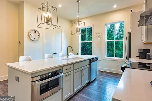 $3,800 | 305 Dilbeck Circle, Unit 30, Atlanta, GA 30342