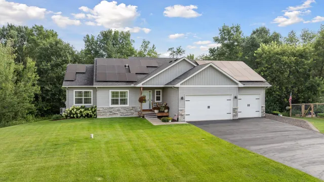 $539,900 | 959 239th Avenue Northwest, St. Francis, MN 55070