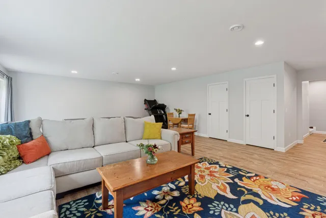 $539,900 | 959 239th Avenue Northwest, St. Francis, MN 55070