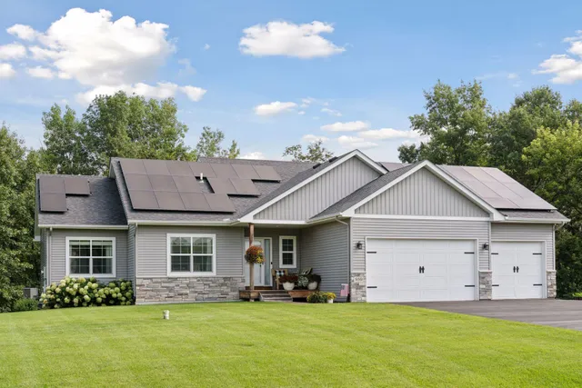 $539,900 | 959 239th Avenue Northwest, St. Francis, MN 55070