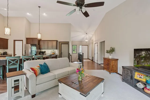 $539,900 | 959 239th Avenue Northwest, St. Francis, MN 55070