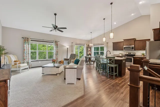 $539,900 | 959 239th Avenue Northwest, St. Francis, MN 55070