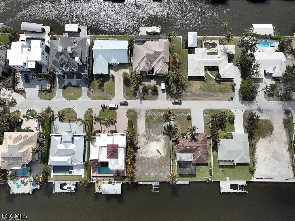 227 Channel Drive Naples, FL 34108 - Photo 3 of 3