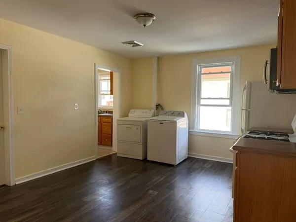 $2,500 | 195-197 Ludlam Street, Unit 2, Lowell, MA 01850