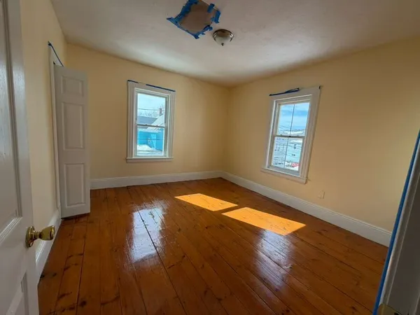 $2,500 | 195-197 Ludlam Street, Unit 2, Lowell, MA 01850