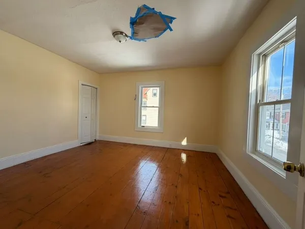 $2,500 | 195-197 Ludlam Street, Unit 2, Lowell, MA 01850