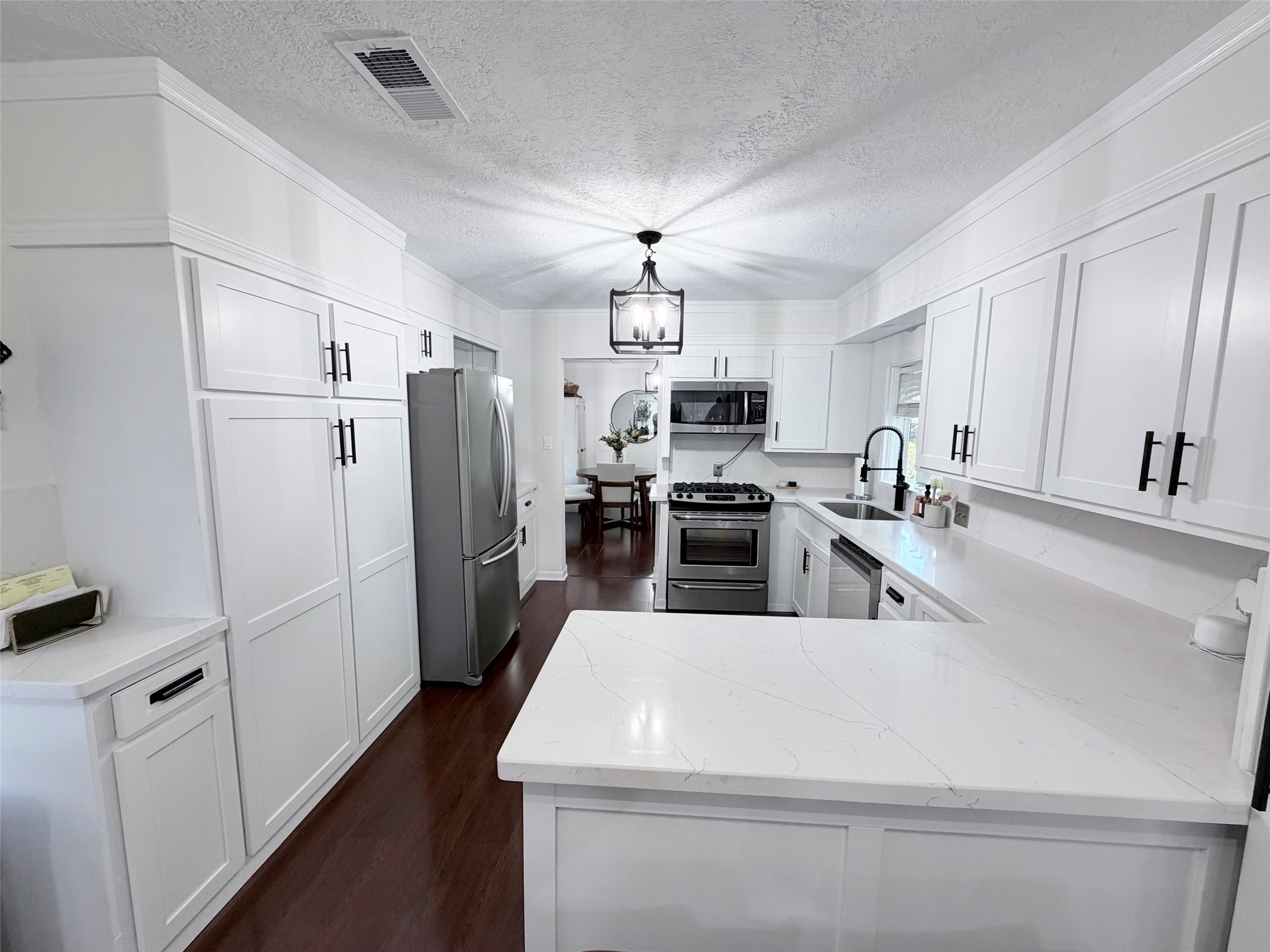 5948 Monroe Street Groves, TX 77619 - Photo 5 of 18