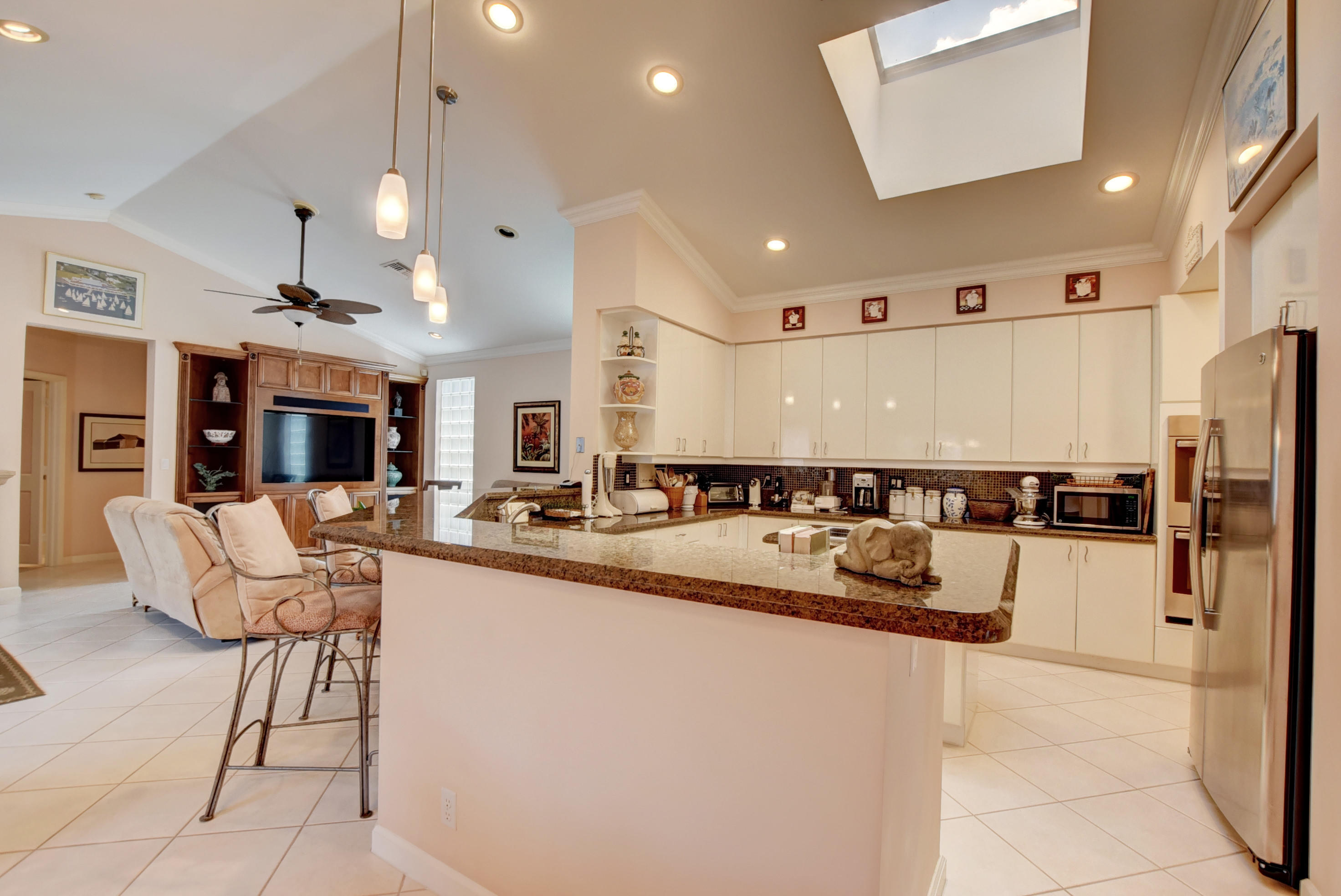 6342 Northwest 23rd Street Boca Raton, FL 33434 - Photo 24 of 50 Kitchen with granite countertops