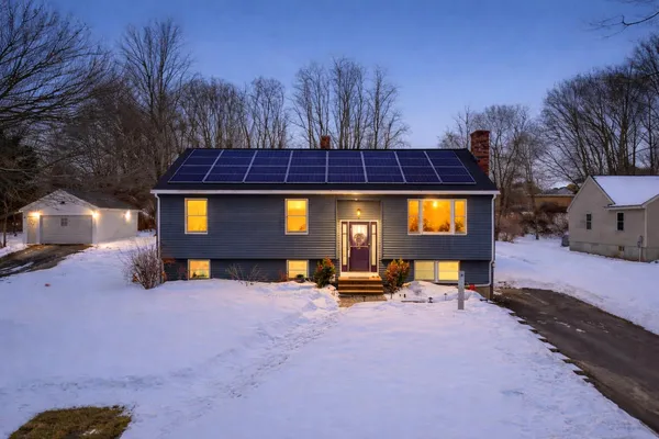$659,000 | 8 Arbor View Lane, Scarborough, ME 04074