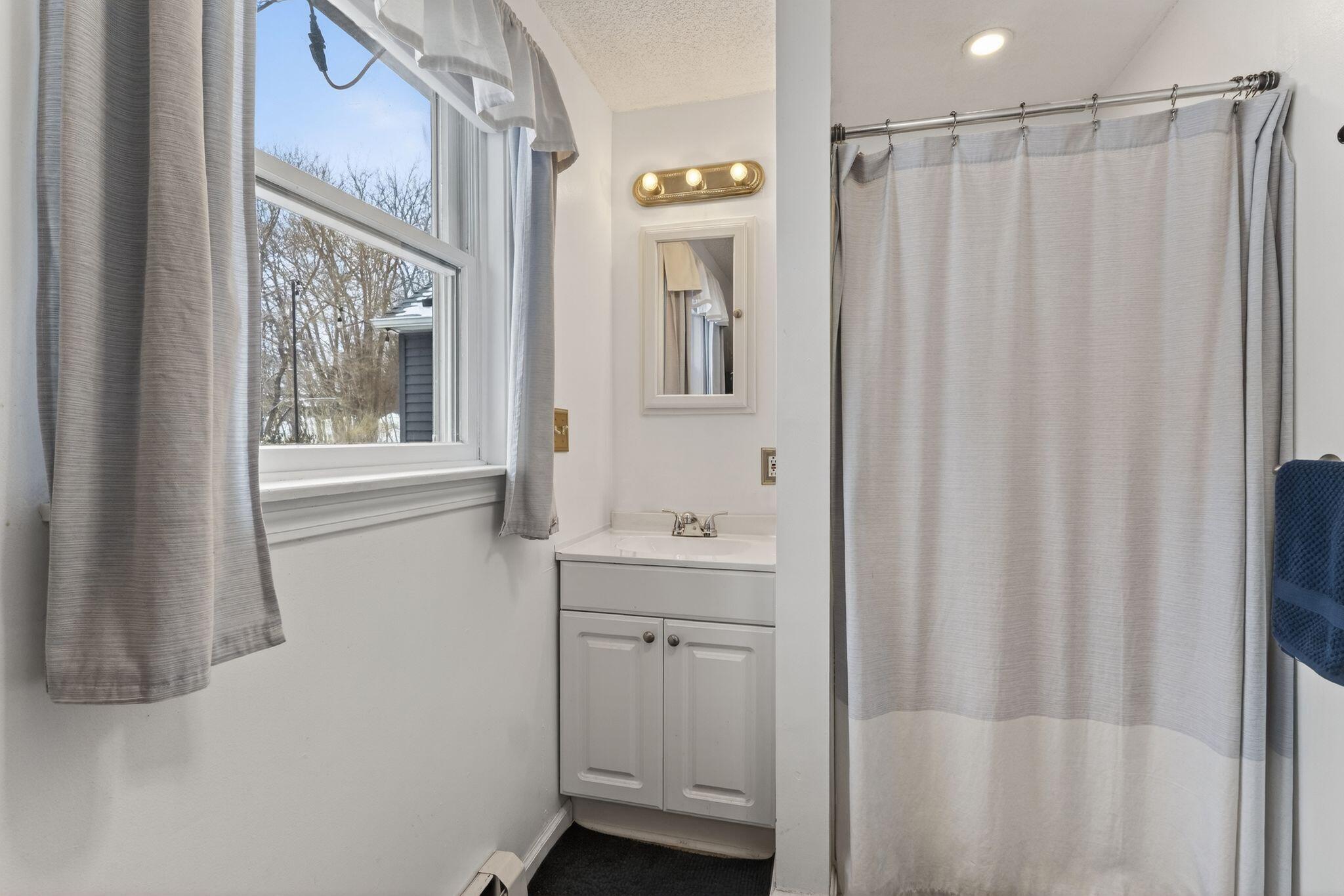 8 Arbor View Lane Scarborough, ME 04074 - Photo 23 of 44 Master bath