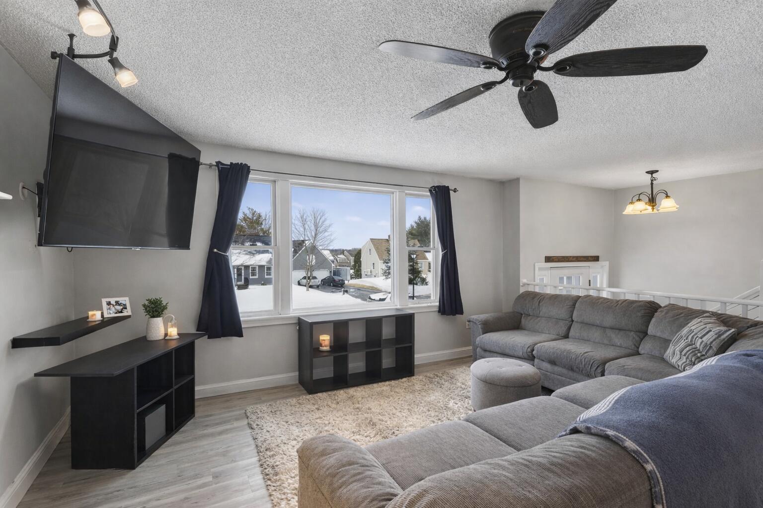 8 Arbor View Lane Scarborough, ME 04074 - Photo 4 of 44 Living room
