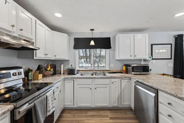 $659,000 | 8 Arbor View Lane, Scarborough, ME 04074