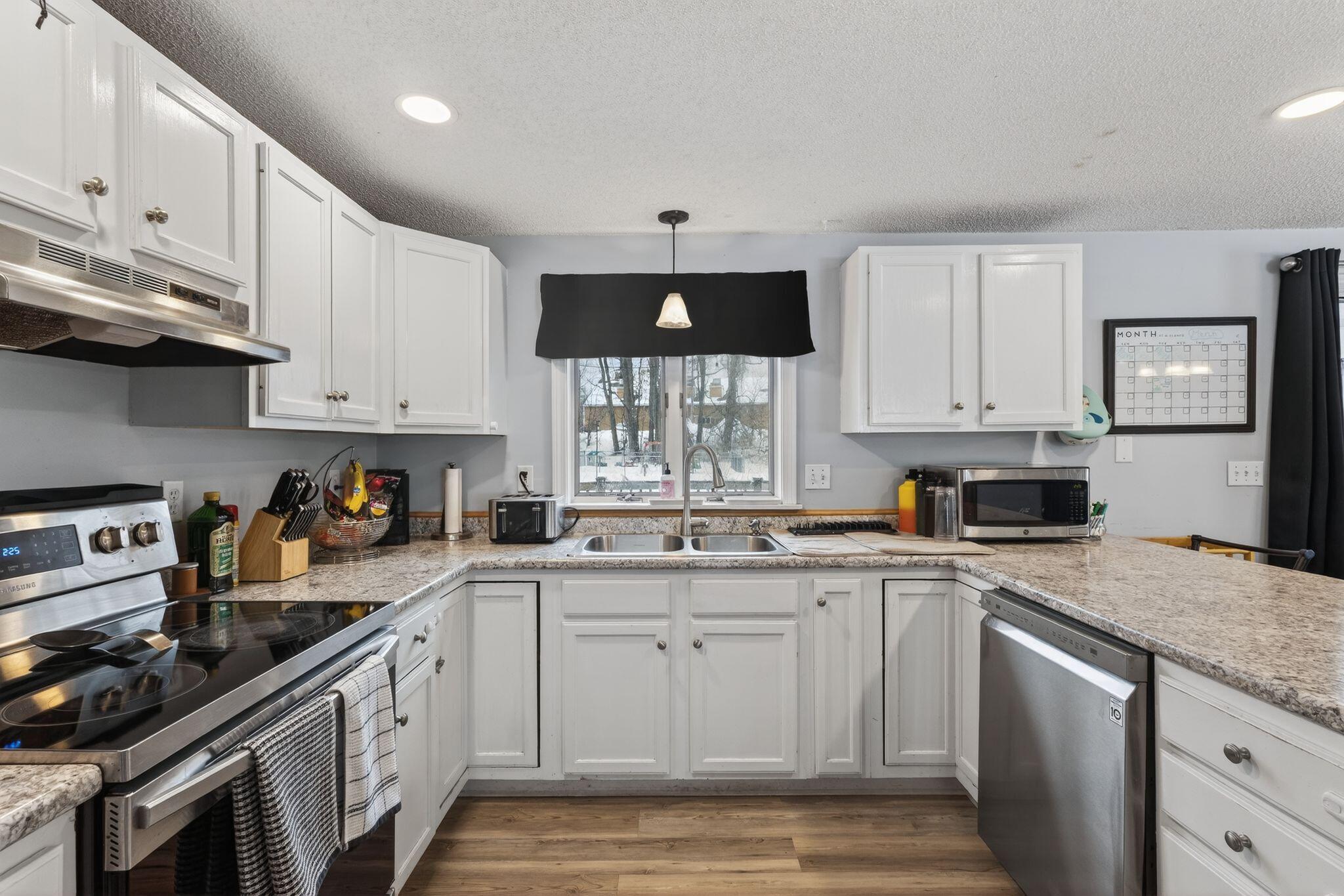 8 Arbor View Lane Scarborough, ME 04074 - Photo 9 of 44 Kitchen