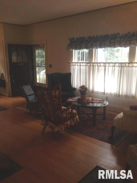 2651 Middle Road Davenport, IA 52803 - Photo 4 of 24 Gallery Image 4