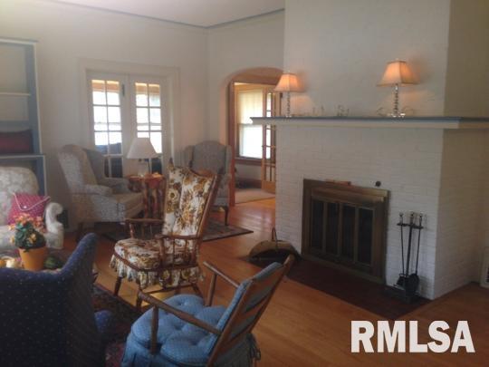 2651 Middle Road Davenport, IA 52803 - Photo 6 of 24 Gallery Image 6