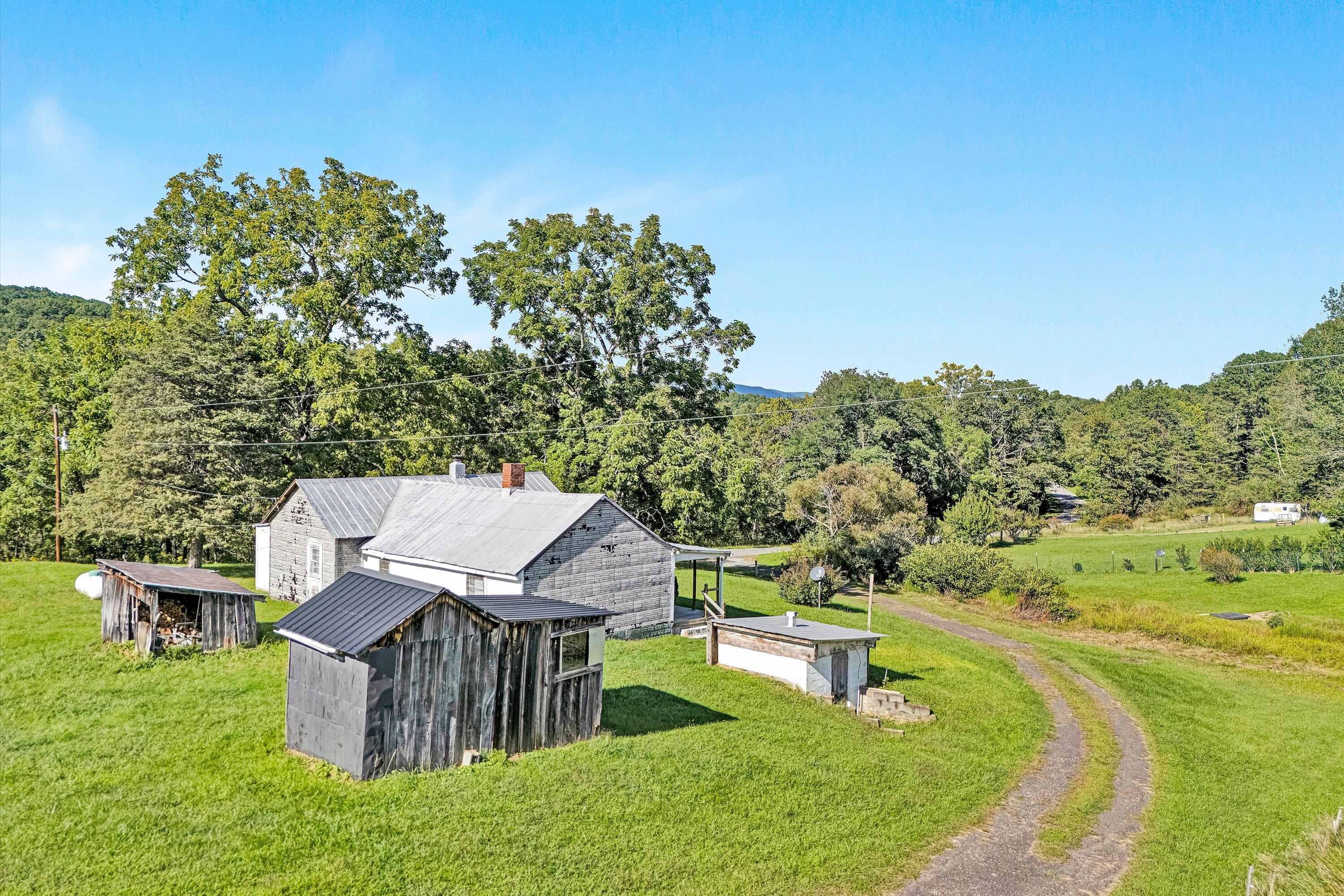 2816 Johns Creek Road New Castle, VA 24127 - Photo 17 of 76 37-DJI_20250830165057_0427