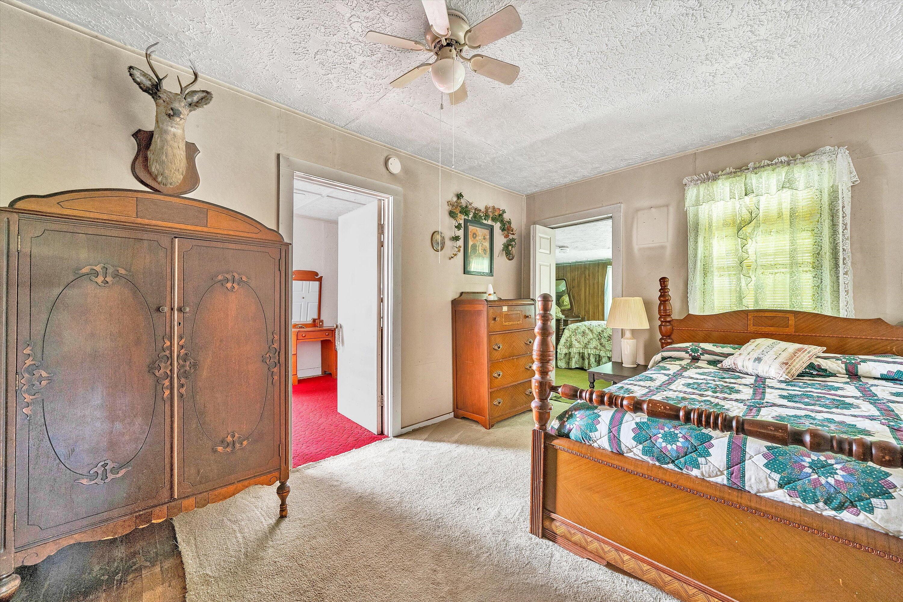 2816 Johns Creek Road New Castle, VA 24127 - Photo 23 of 40 a very nice looking room with a large window