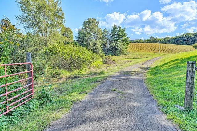 $699,900 | 2816 Johns Creek Road, New Castle, VA 24127