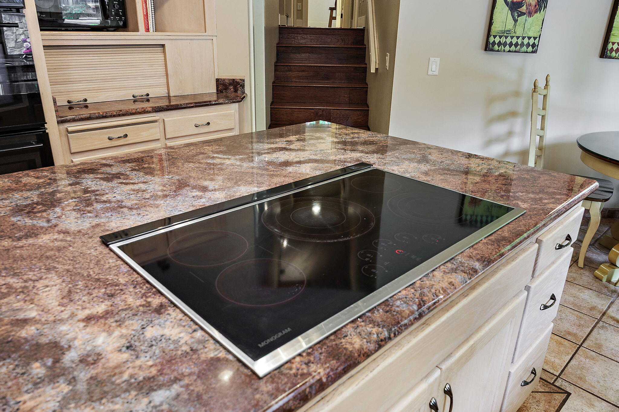 191 Spring Mountain Road Grants Pass, OR 97526 - Photo 19 of 89 Cooktop