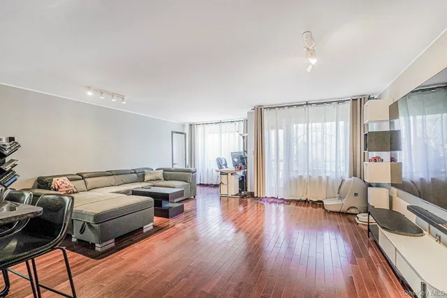 $579,888 | 40 Wellington Court | Heartland Village