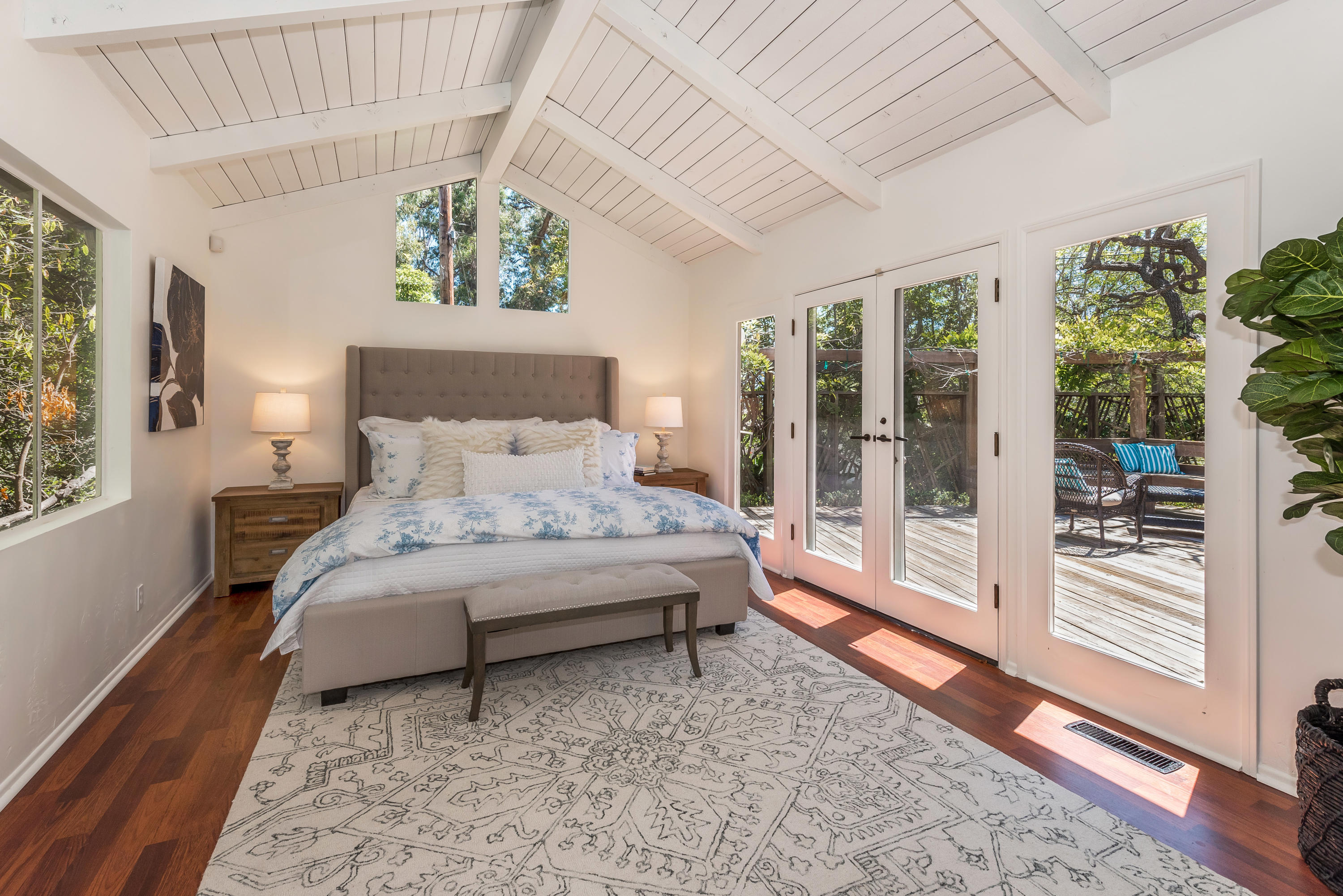 557 Scenic Drive Santa Barbara, CA 93103 - Photo 13 of 21 Primary Bedroom