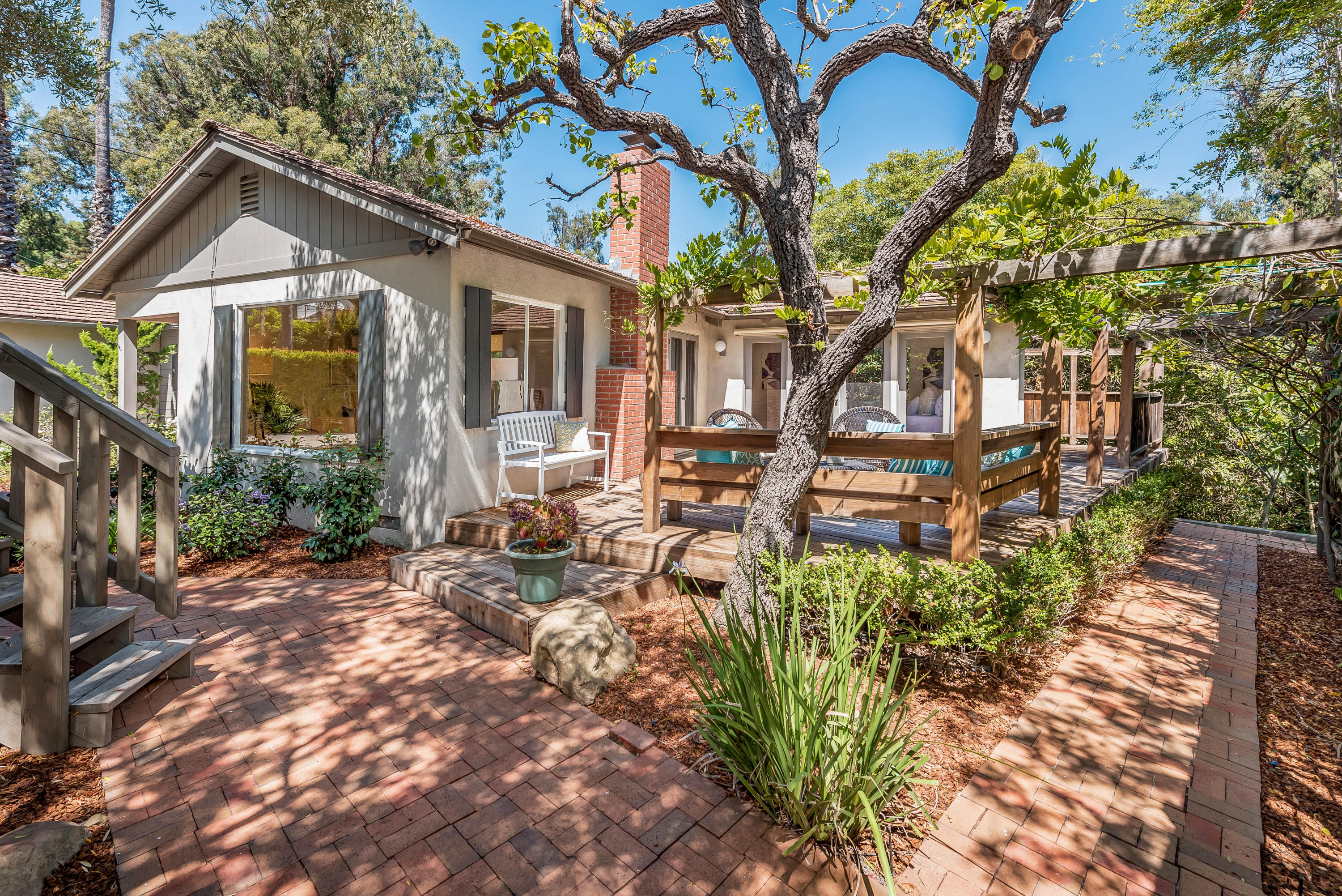 557 Scenic Drive Santa Barbara, CA 93103 - Photo 5 of 21 Garden with Deck