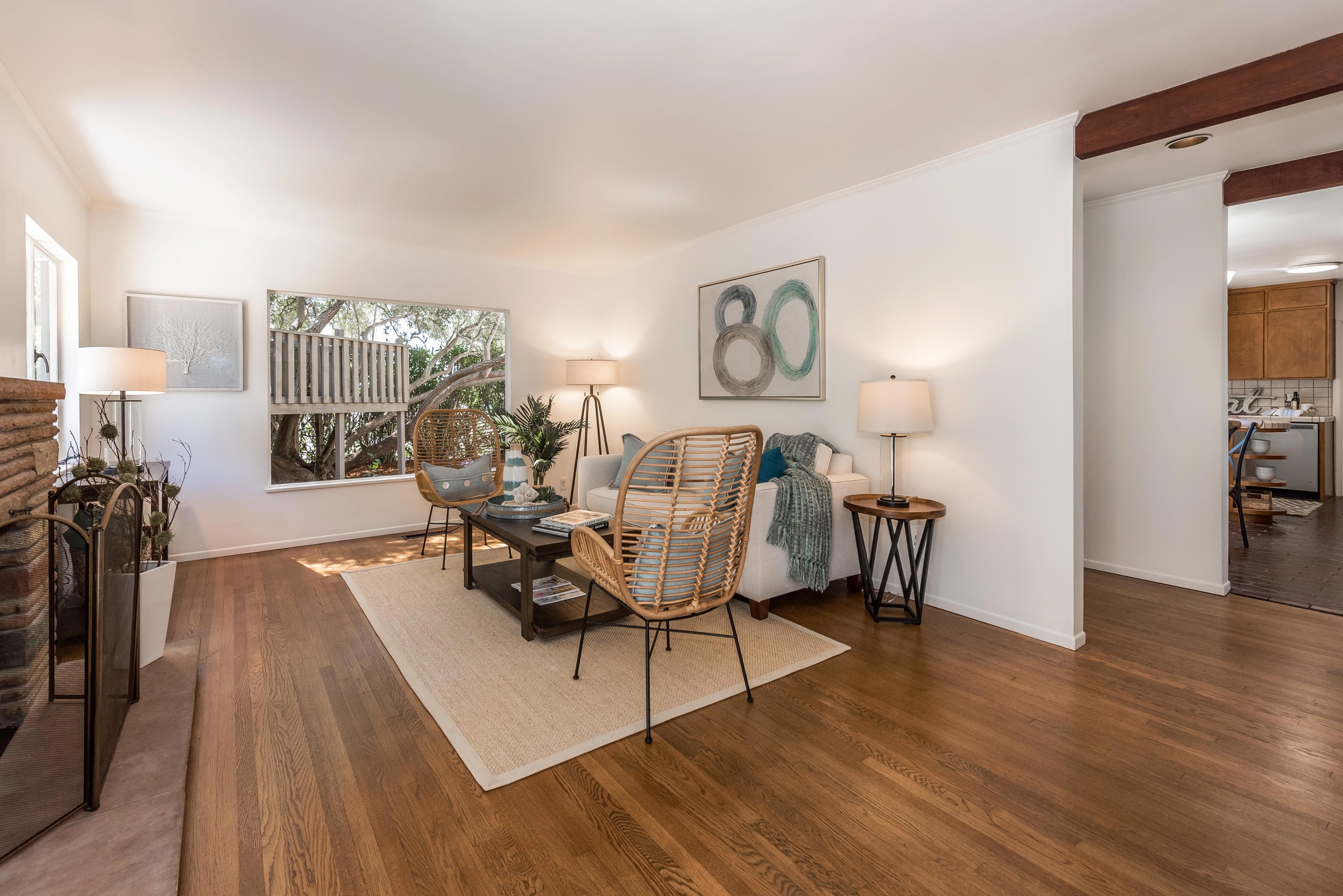 557 Scenic Drive Santa Barbara, CA 93103 - Photo 9 of 21 Living Room