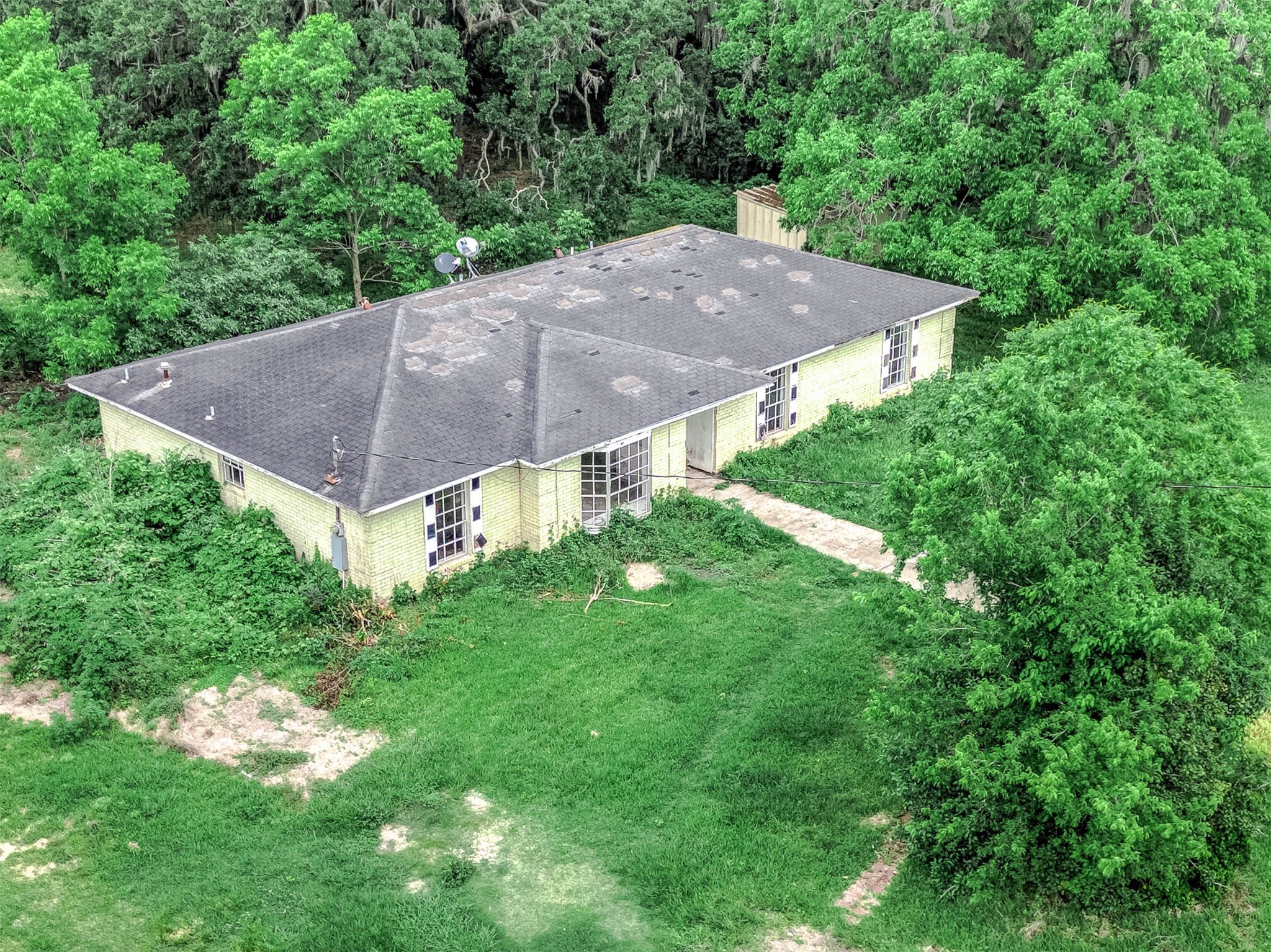 2719 Farm To Market 524 Road Sweeny, TX 77480 - Photo 3 of 20 a view of a house with a yard