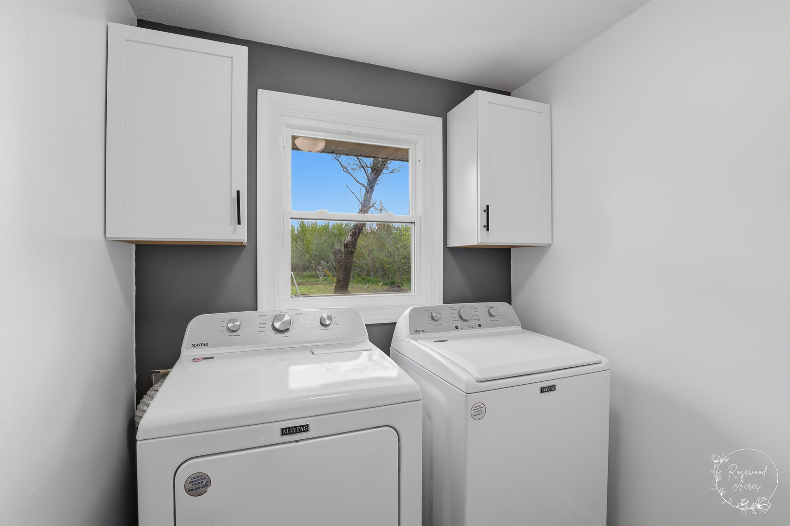 235 East 2740s Road Kankakee, IL 60901 - Photo 16 of 22 a utility room with dryer and washer