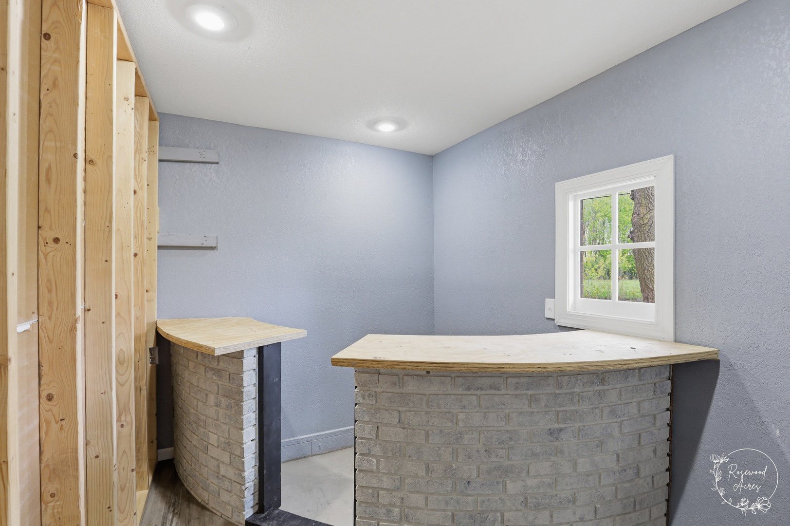 235 East 2740s Road Kankakee, IL 60901 - Photo 18 of 22 a bathroom with a sink and a bathtub